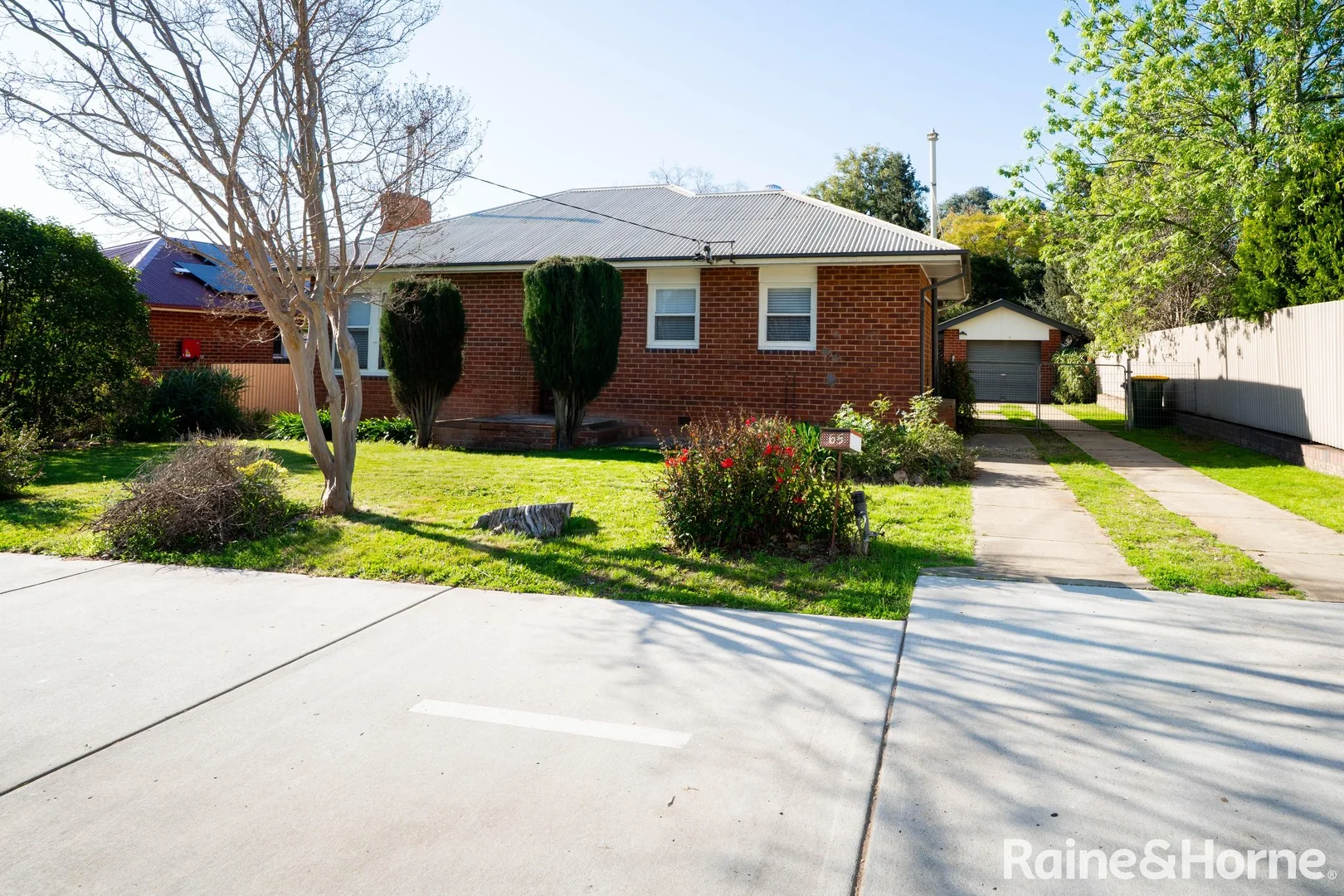 65 Fernleigh Road, Turvey Park NSW 2650