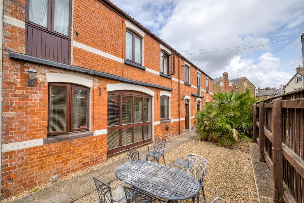 Horsepond Courtyard, The Triangle, Castle Cary, Somerset, BA7