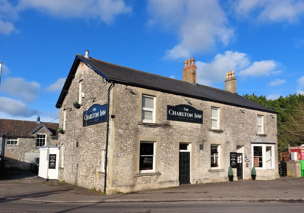 The Charlton Inn, 29 Charlton Road, Shepton Mallet, Somerset BA4 5PH