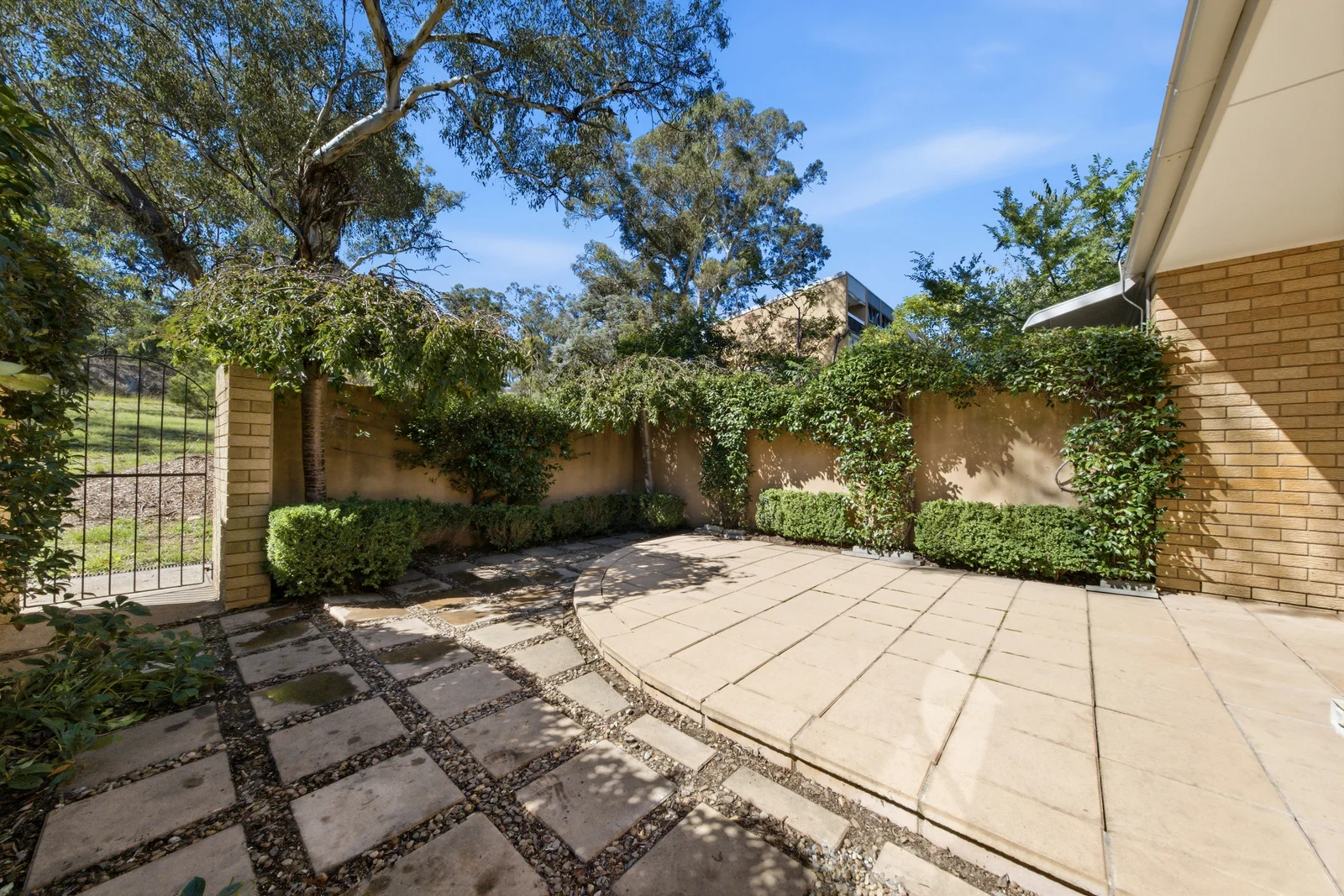 Additional image 11 of 2/10 Edmondson Street, Campbell ACT 2612