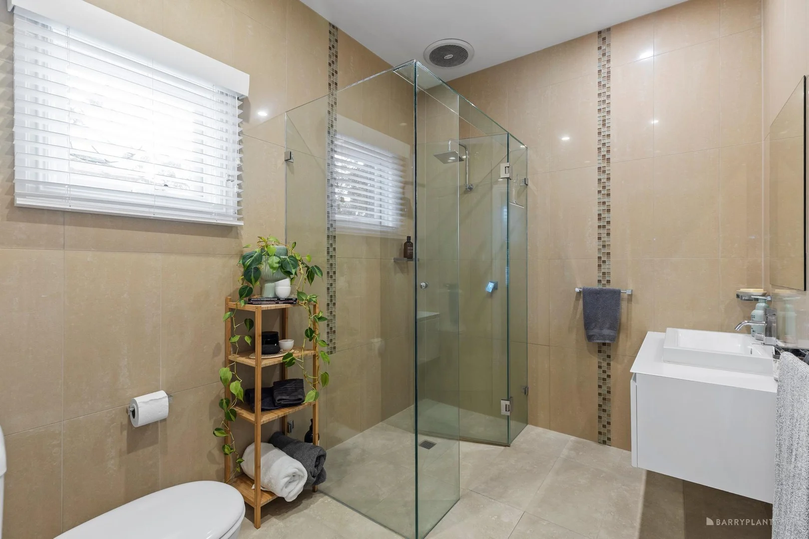 Additional image 10 of 43 Carinya Road, Vermont VIC 3133