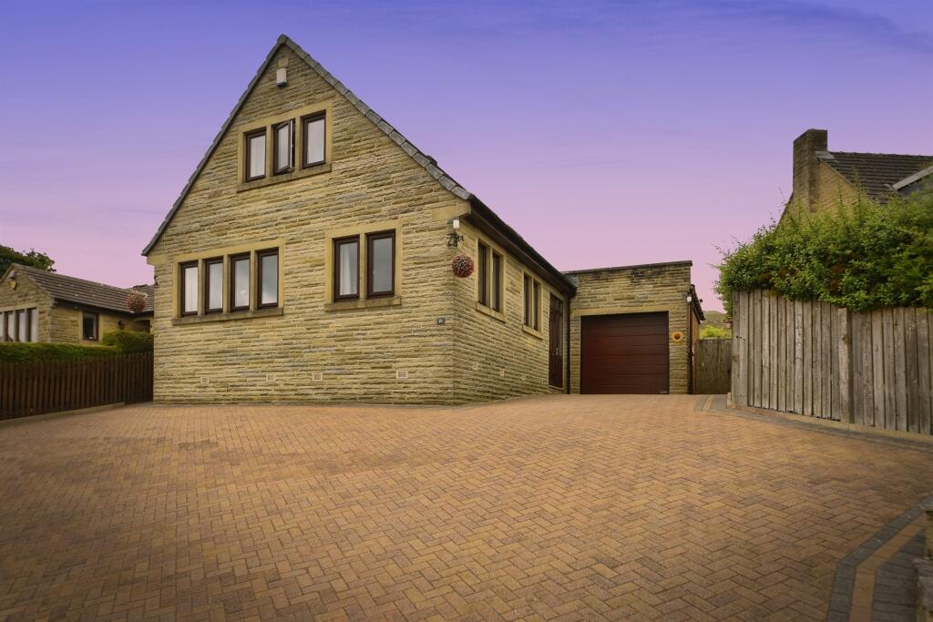 Rowantree Avenue, Baildon, Shipley photo 3