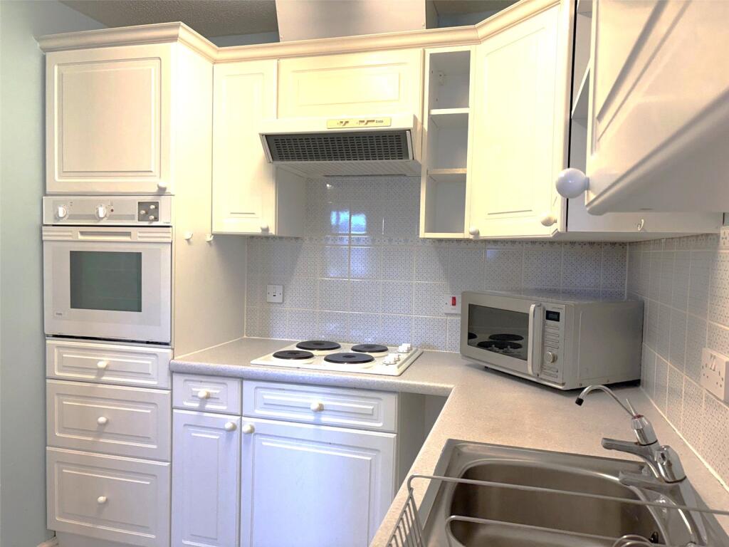 Central Wells - Two Bedroom Retirement Apartment photo 4