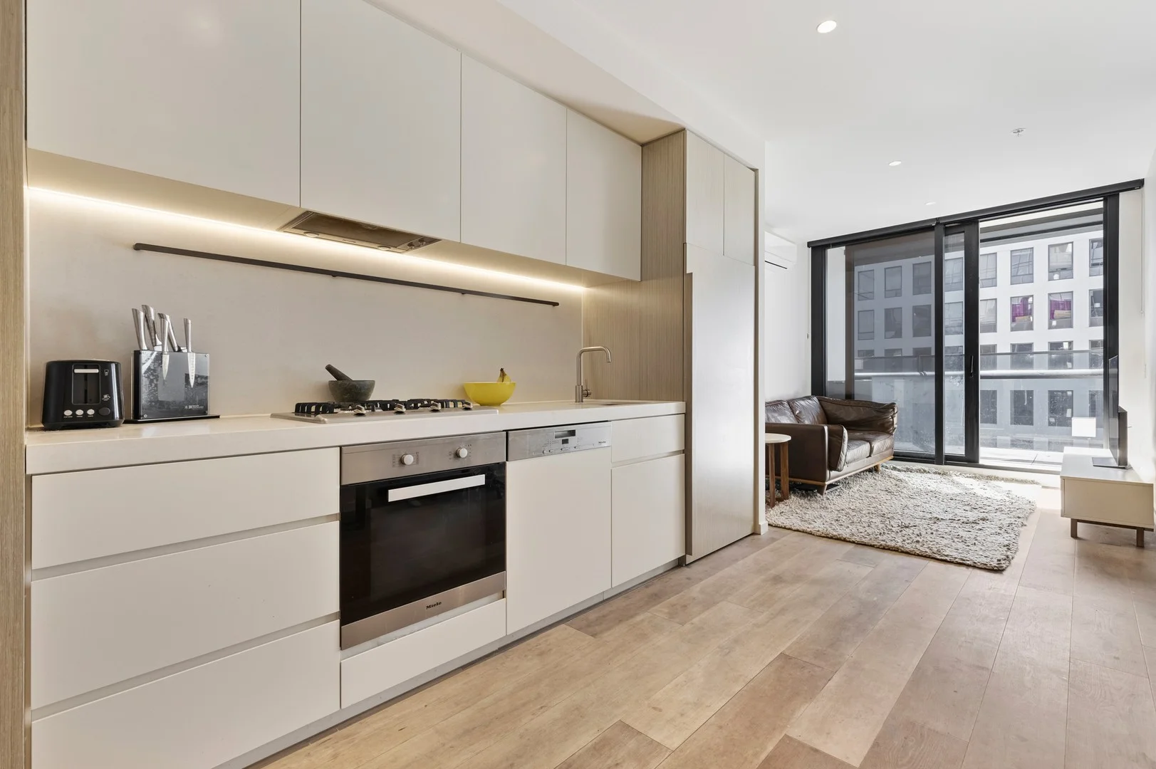 1104/450 St Kilda Road, Melbourne VIC 3004