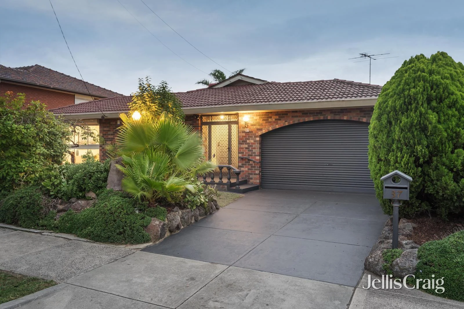 37 Grant Olson Avenue, Bulleen VIC 3105
