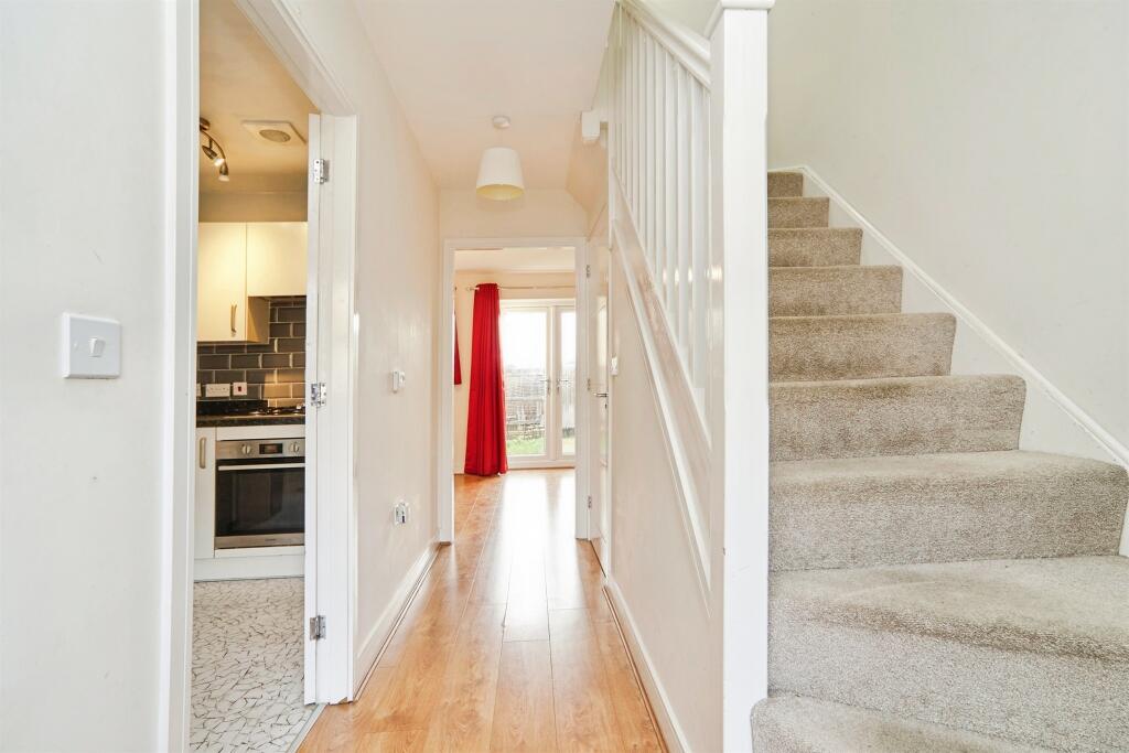 Brompton Drive, Bradford photo 5
