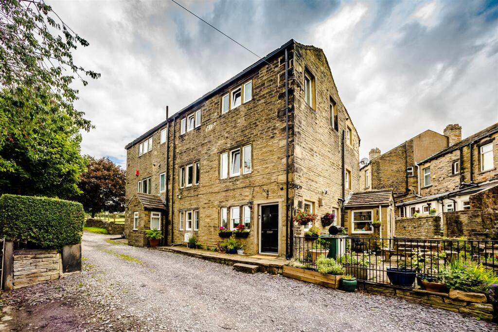 The Sisters House, Chapel Fold, Lower Wyke