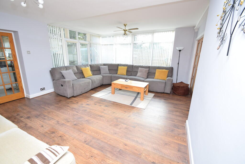 Springswood Road , Shipley  photo 3