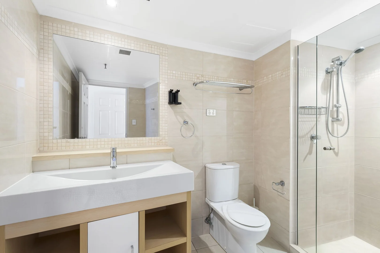 Additional image 5 of 19A/5 Clifford Street, Surfers Paradise QLD 4217