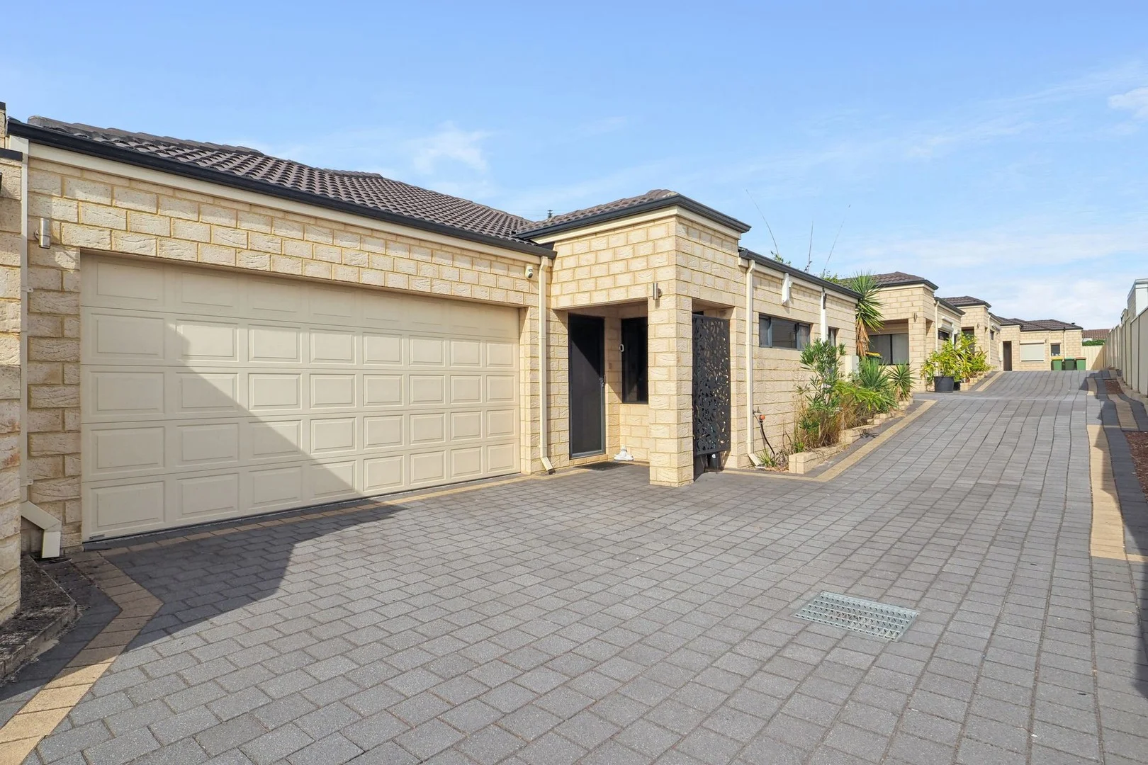 2/7 Wyatt Road, Bayswater WA 6053