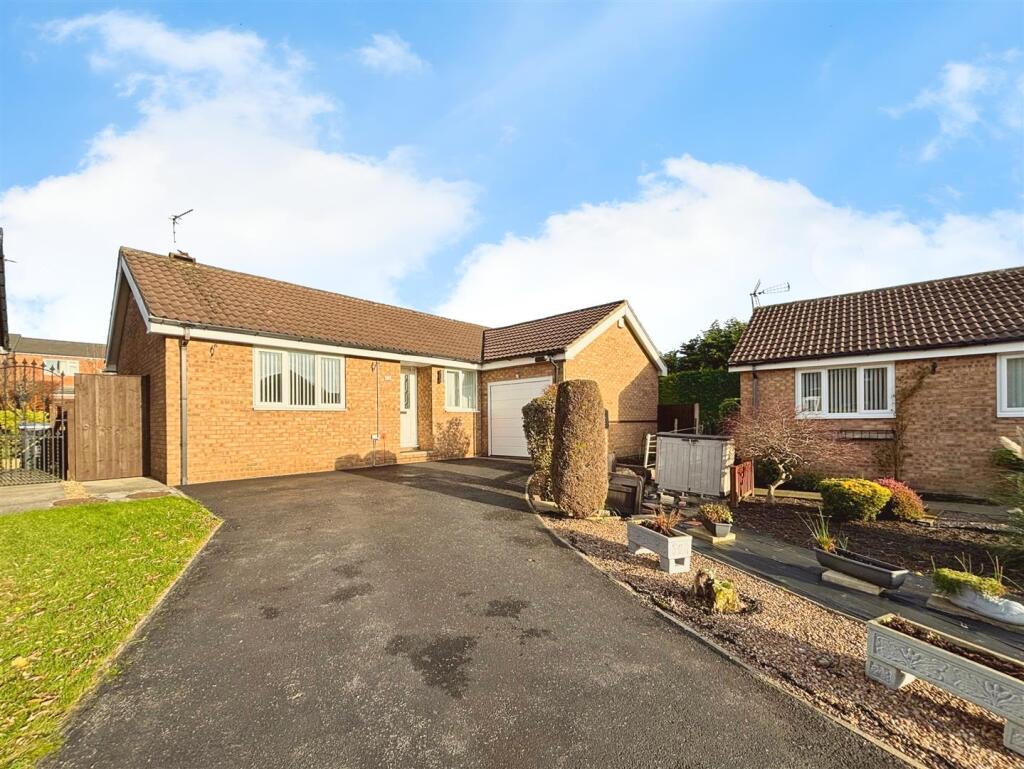 Trueman Court, Low Moor, Bradford, BD12 0NE