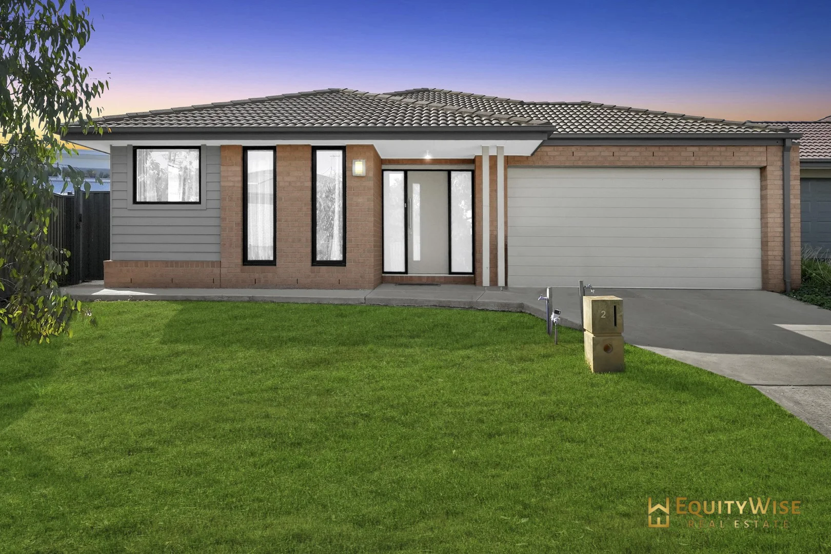 2 Yass Court, Manor Lakes VIC 3024