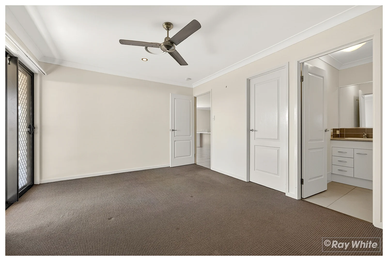 Additional image 41 of 16 Kildare Crescent, Parkhurst QLD 4702