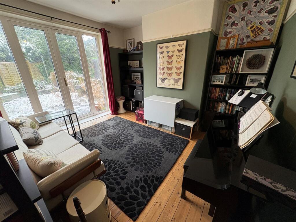Fieldway, Clayton photo 5