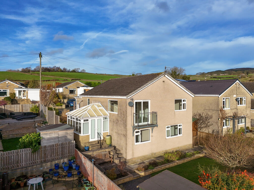 Aire Valley Drive, Bradley, BD20