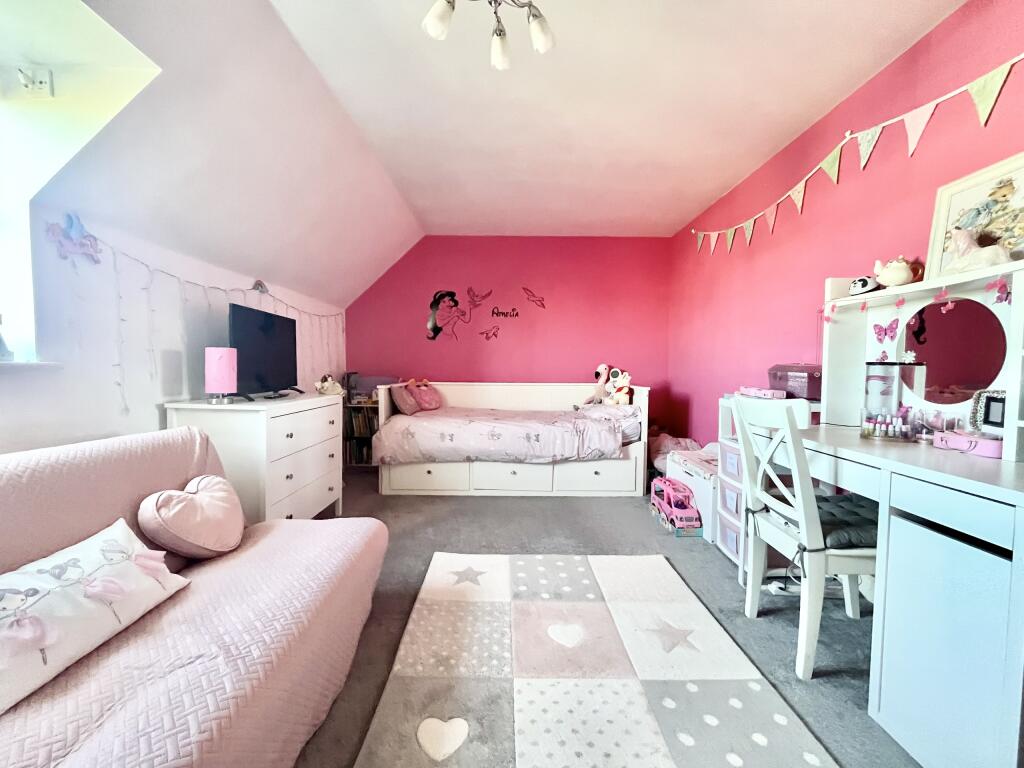 Additional image 18 of Hawks Rise, Yeovil, Somerset - Four Double Bedrooms
