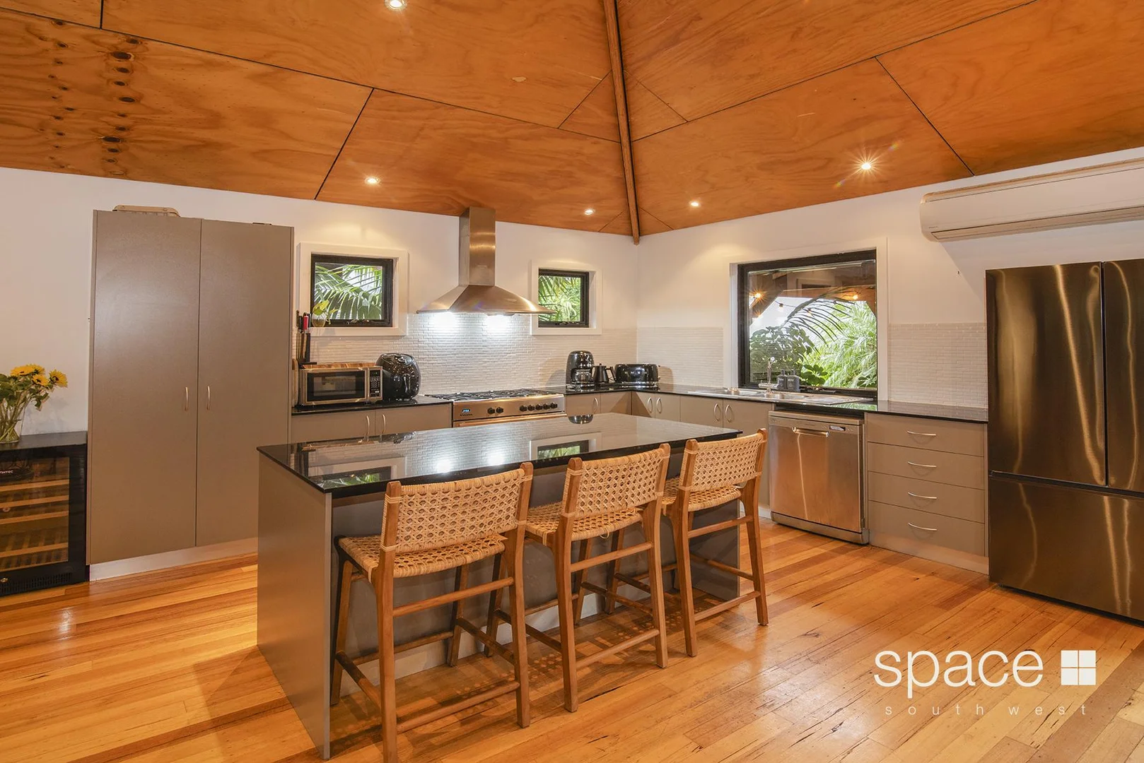 2 Lilac Link, Margaret River WA 6285 photo 4