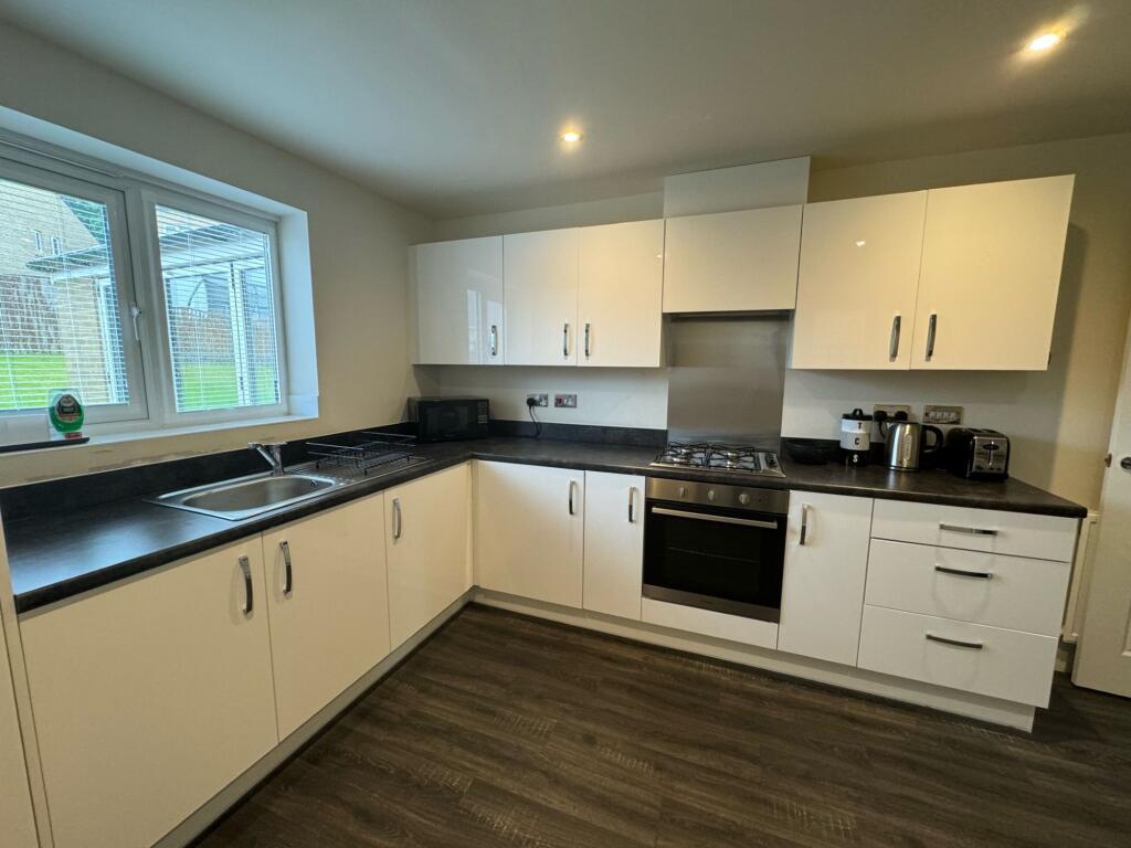 Additional image 5 of Meadow Walk Drive, Bradford, BD2