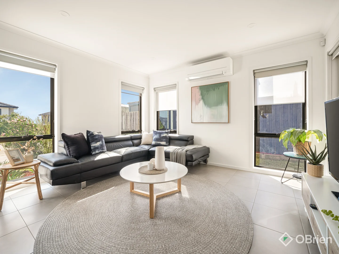 2 Hotelier Court, Skye VIC 3977 photo 5