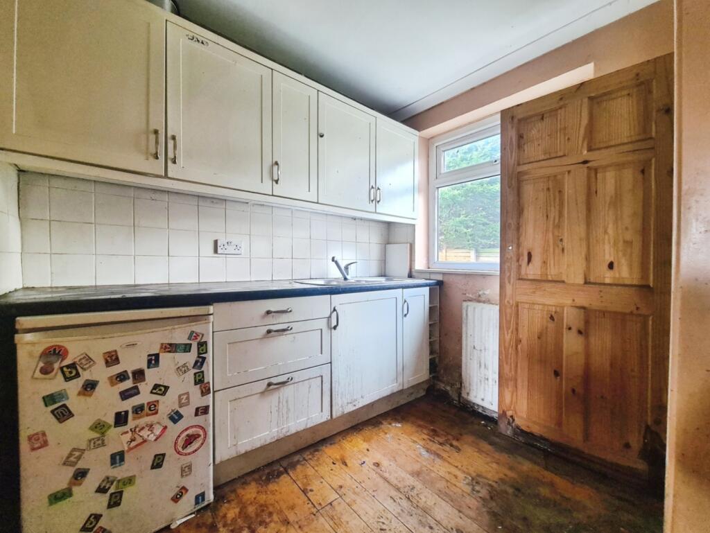 Otley Road, Baildon, BD17 7JJ photo 4