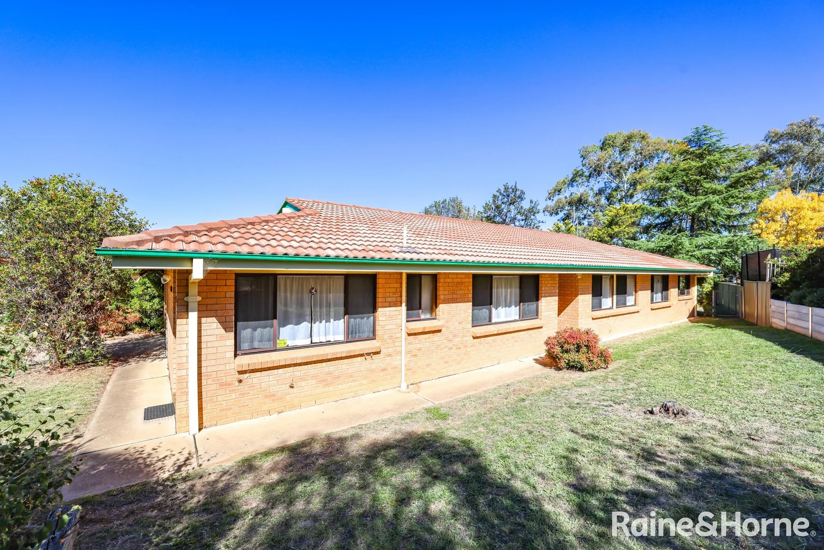 8 Hughes Street, Kelso NSW 2795