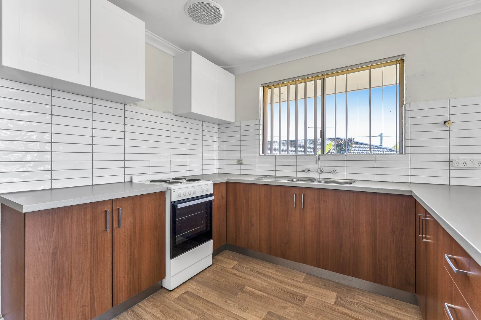 Additional image 5 of 21a Sea View, Beaconsfield WA 6162