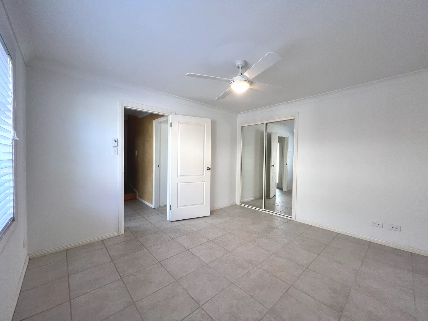 Additional image 5 of 3/2-4 Lake Street, Budgewoi NSW 2262