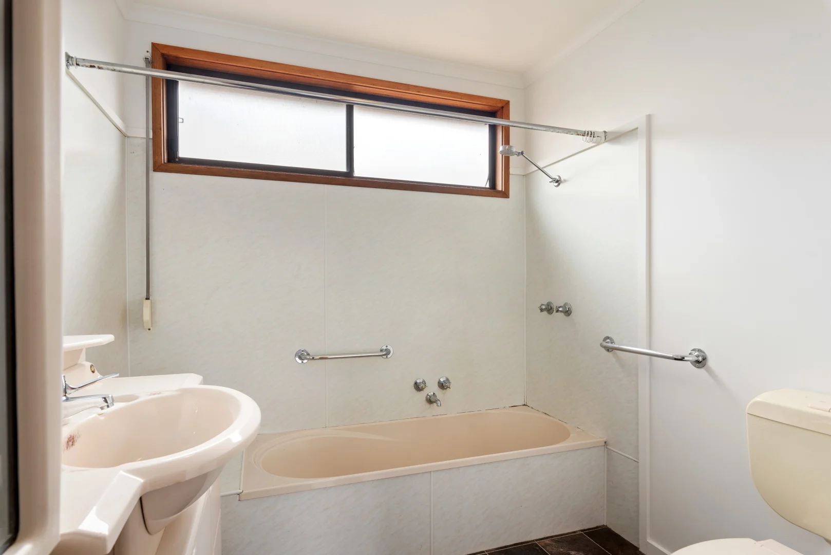 Additional image 4 of 451 Ebden Street, South Albury NSW 2640