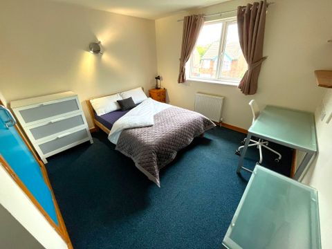 Russell Road, Nottingham NG7, Room to rent