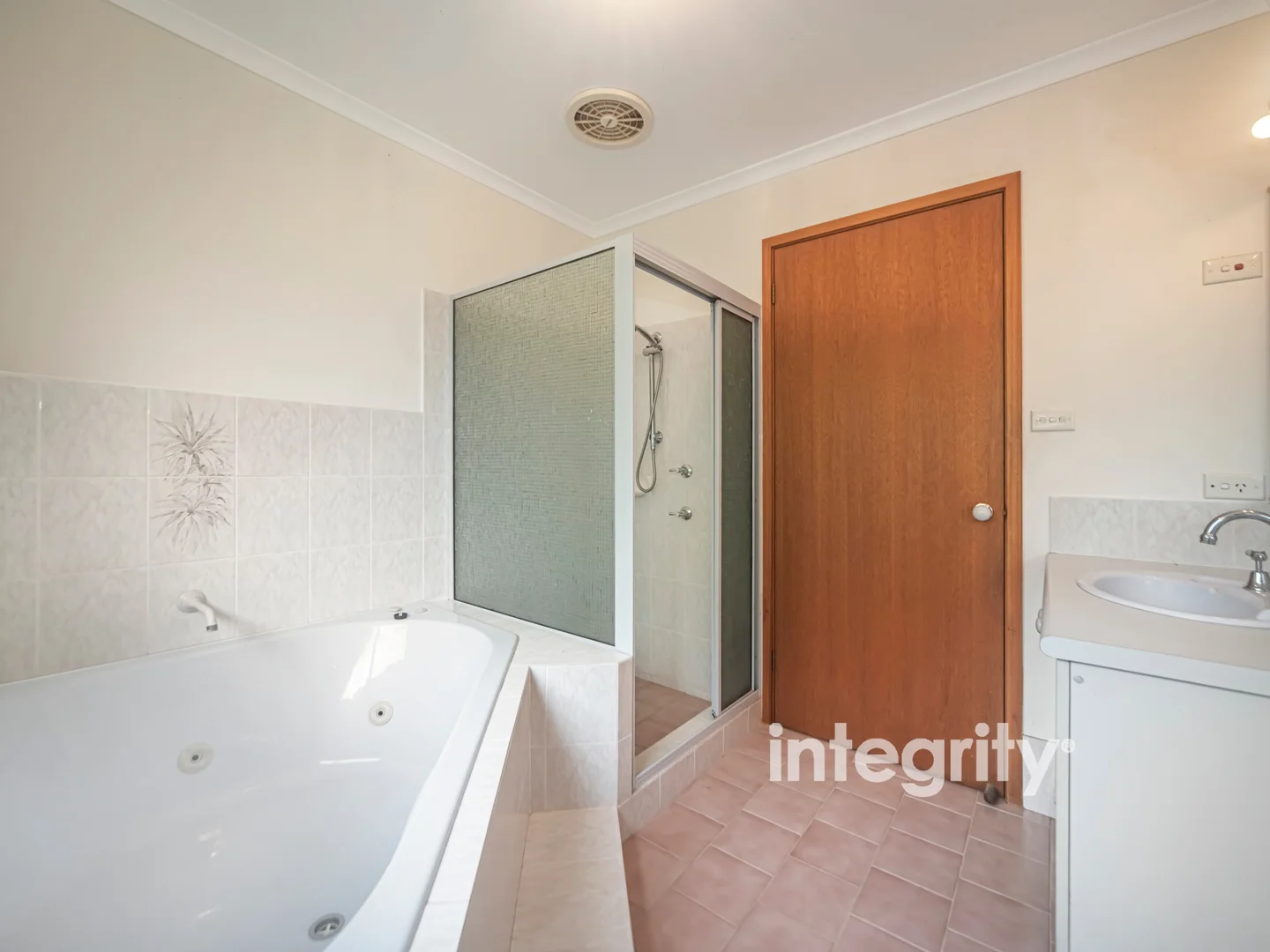 Additional image 8 of 27a Edwards Avenue, Bomaderry NSW 2541