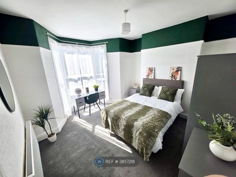 Cromwell St, Swansea SA1, Room to rent