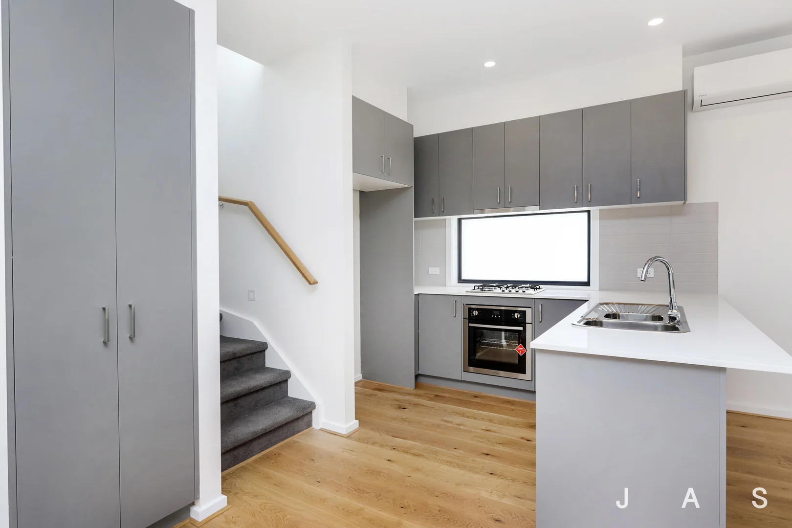 Additional image 3 of 1/6 Almond Avenue, Brooklyn VIC 3012