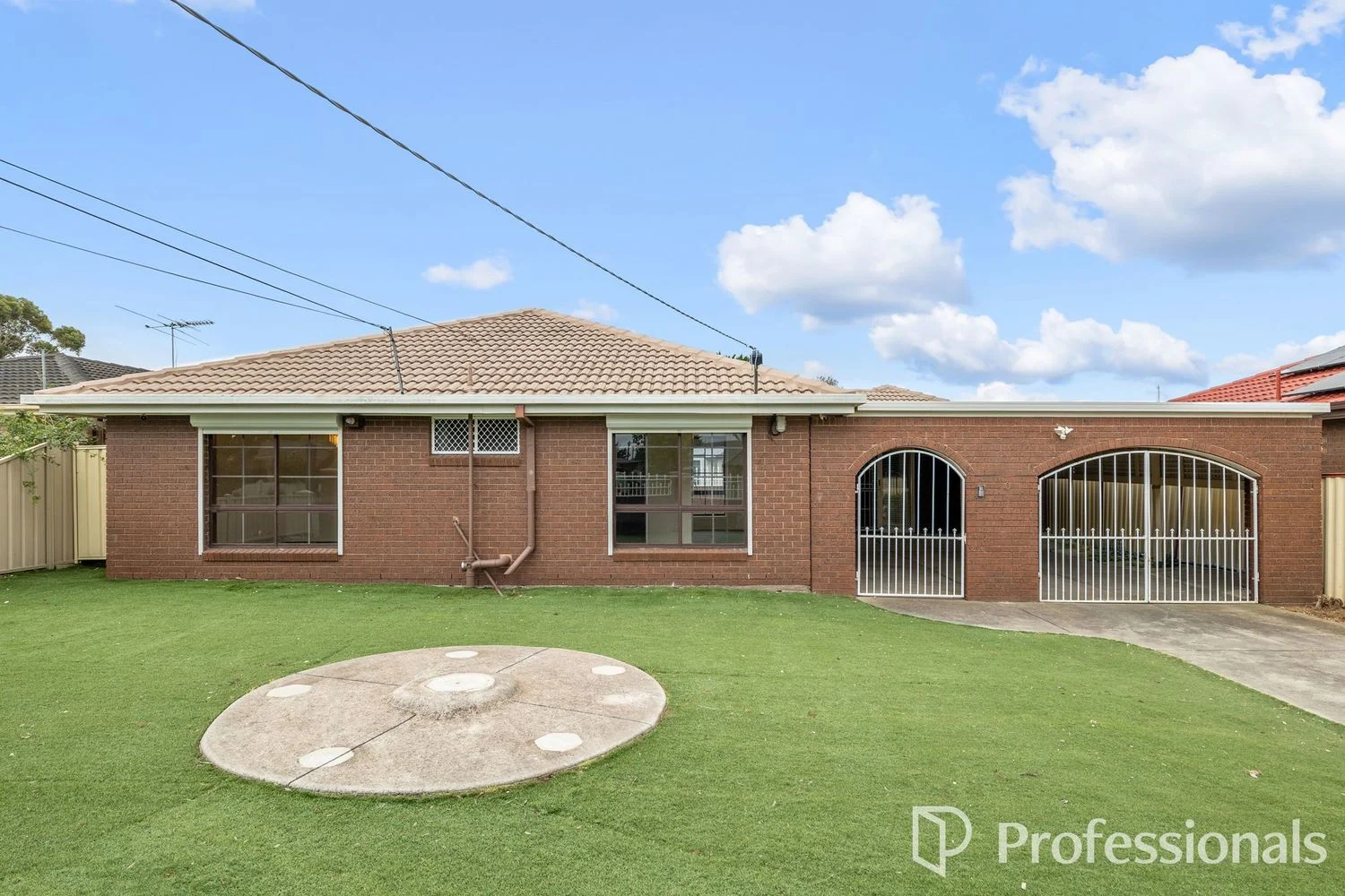 10 Pilbara Court, Kings Park VIC 3021