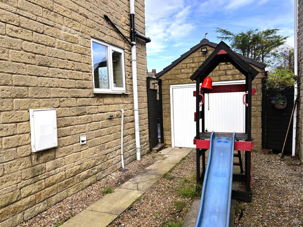 Additional image 8 of Hill Brow Close, Allerton, Bradford BD15