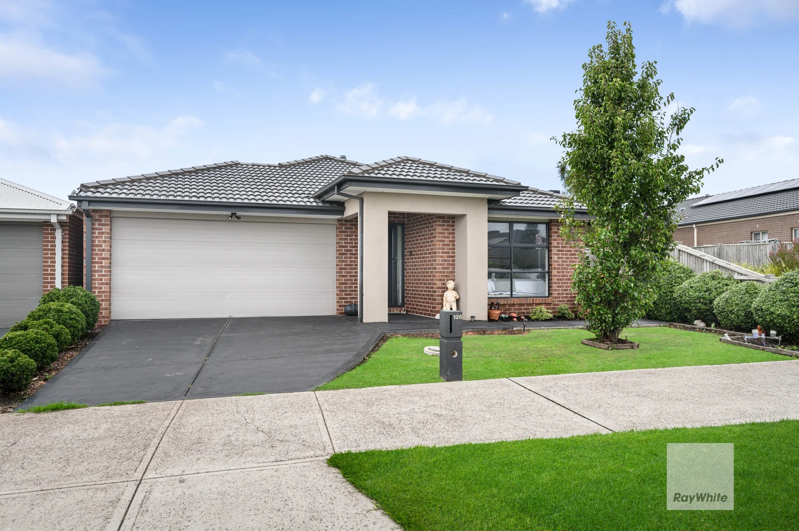 126 Golf Links Drive, Beveridge VIC 3753 photo 2