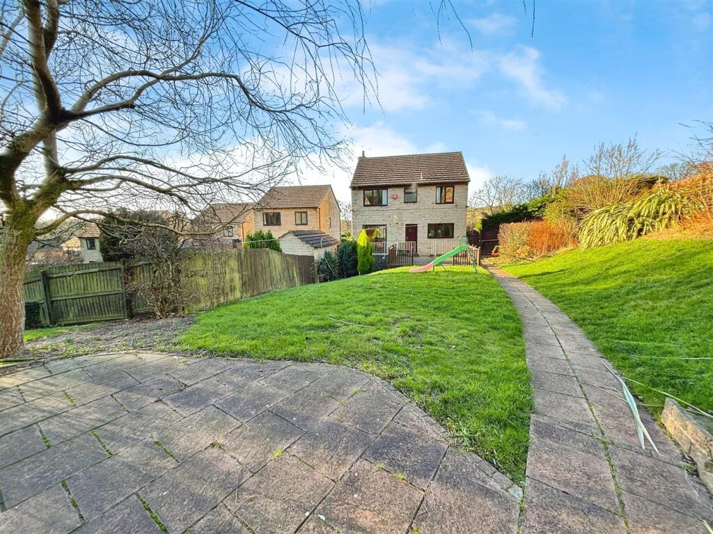 Cheriton Drive, Queensbury, Bradford, BD13 1QA