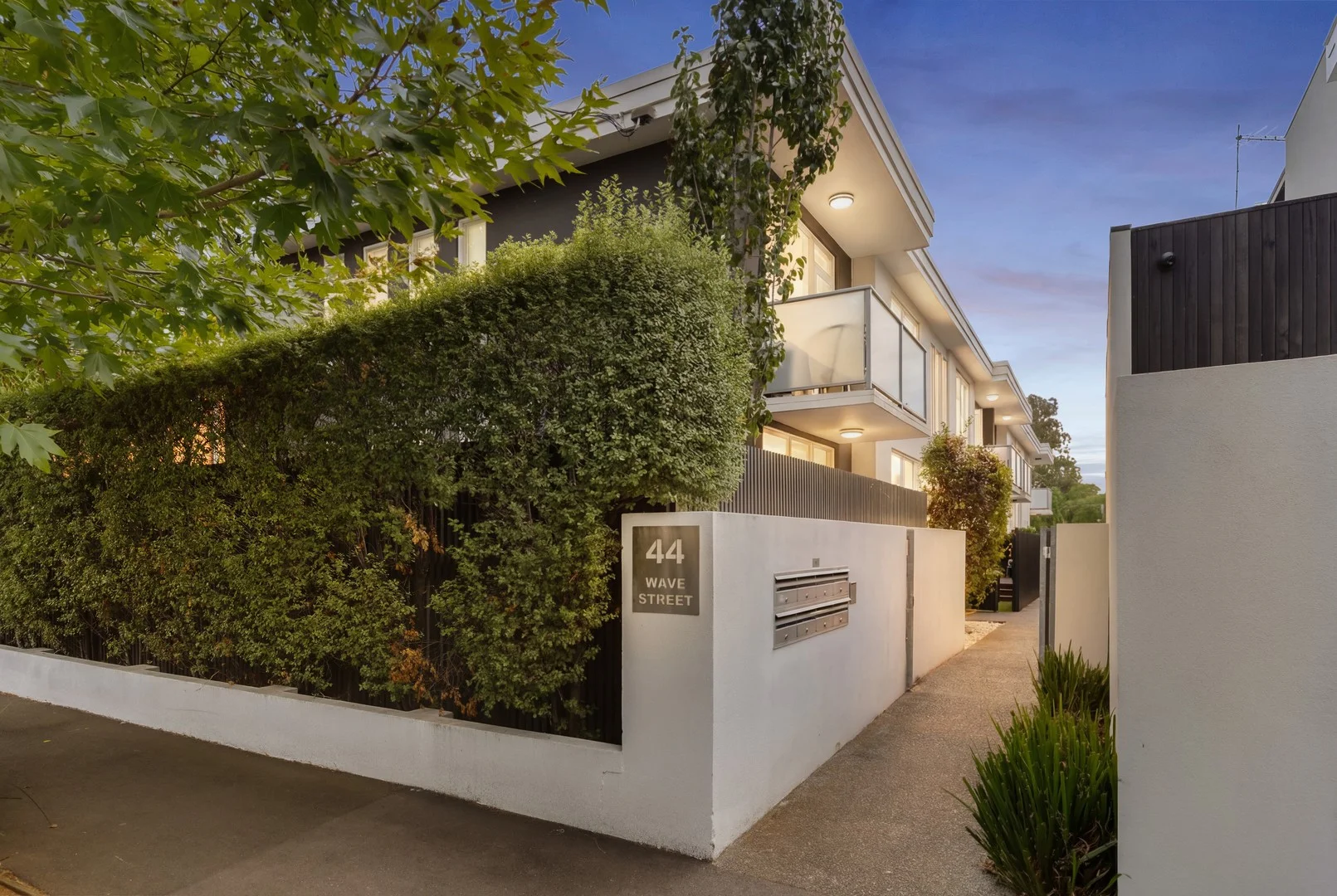 2/44 Wave Street, Elwood VIC 3184