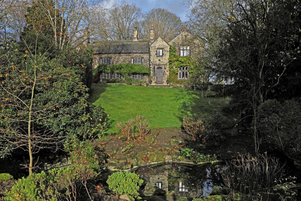 Oldfield Nook, Scholes Lane, Scholes, Cleckheaton, BD19 6LY