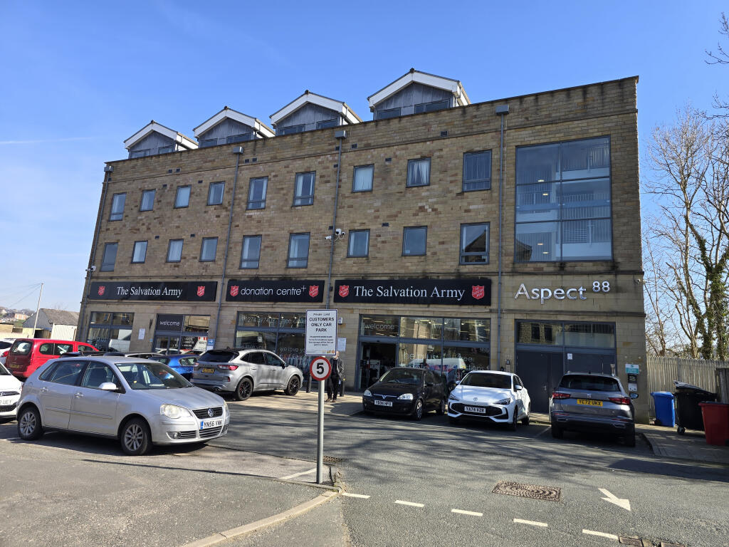 88 Otley Road, Shipley, West Yorkshire, BD18