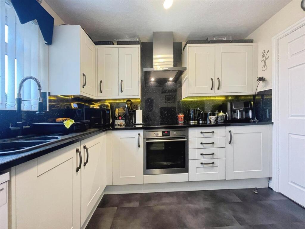 Additional image 8 of Wellington Road Bradford, BD2 3AU