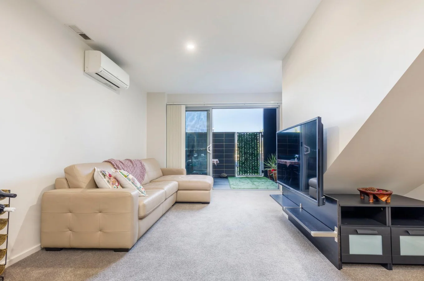 25/35 Oakden St, Greenway ACT 2900 photo 5