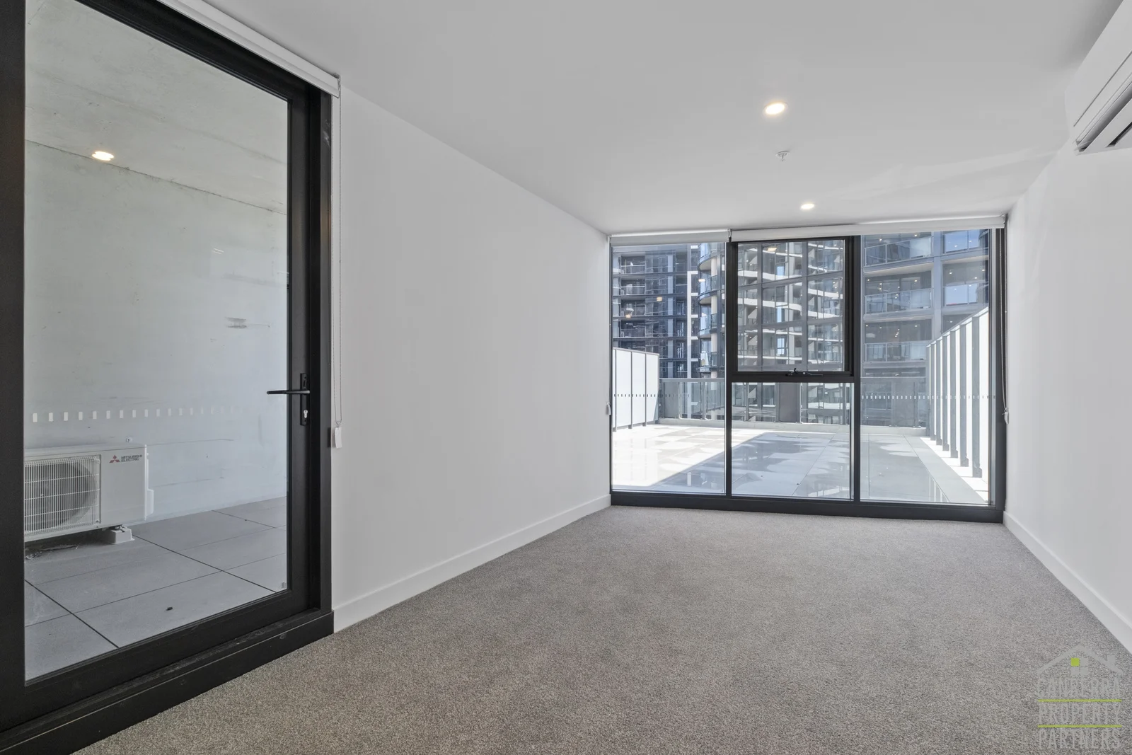 604/2 Furzer Street, Phillip ACT 2606 photo 4
