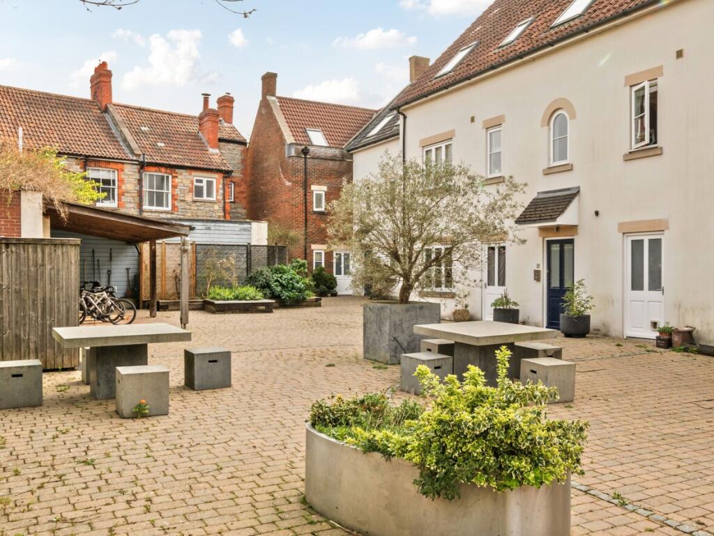 Sedgemoor Way, Glastonbury, BA6