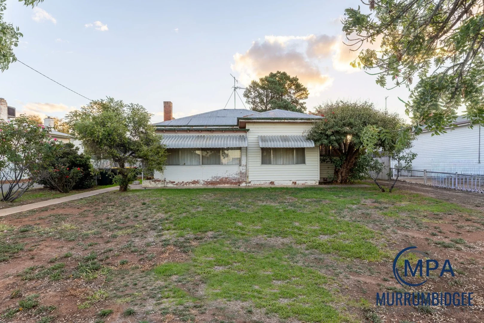 16 Currawang Avenue, Leeton NSW 2705