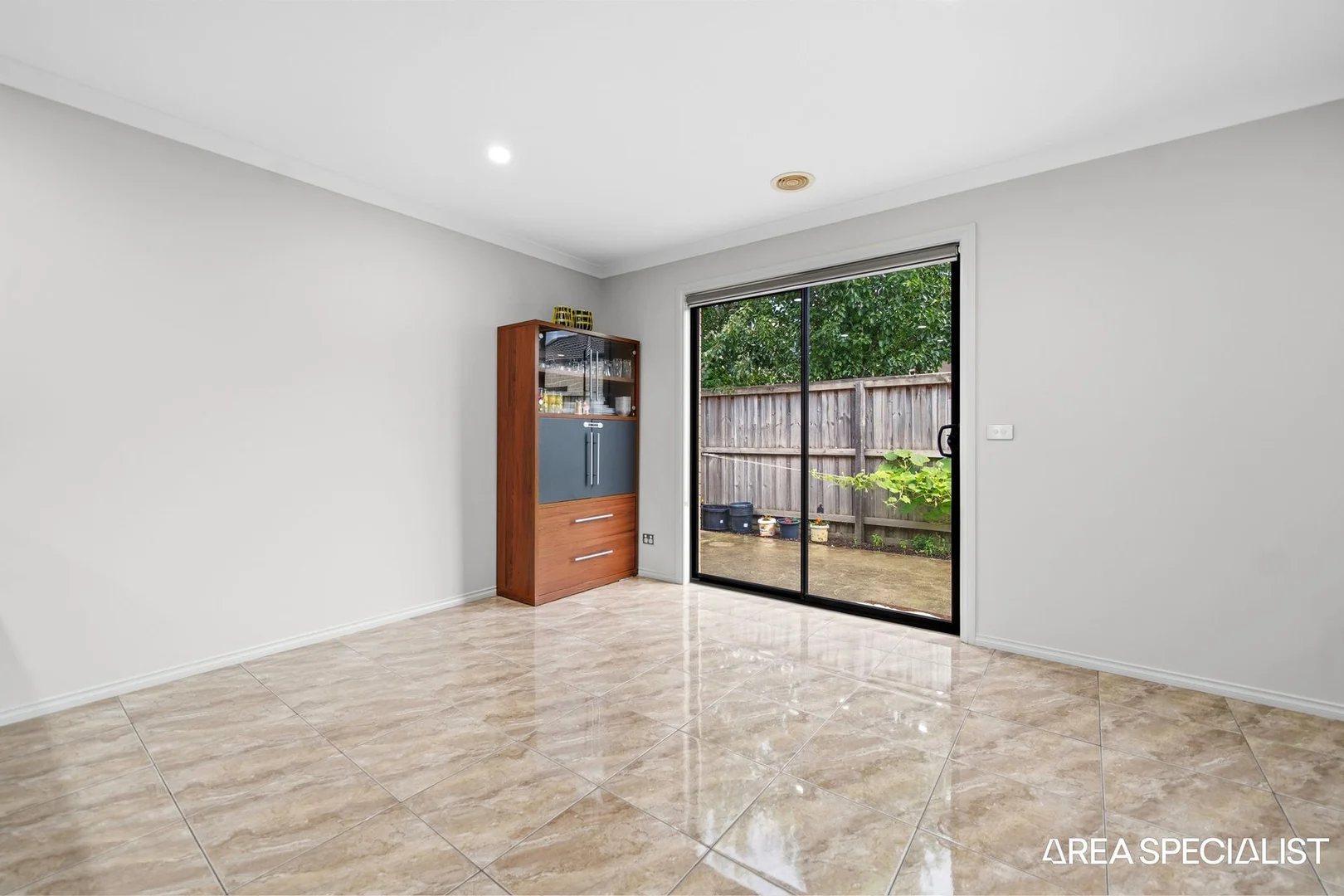 Additional image 14 of 8 Dalziell Crescent, Cranbourne North VIC 3977