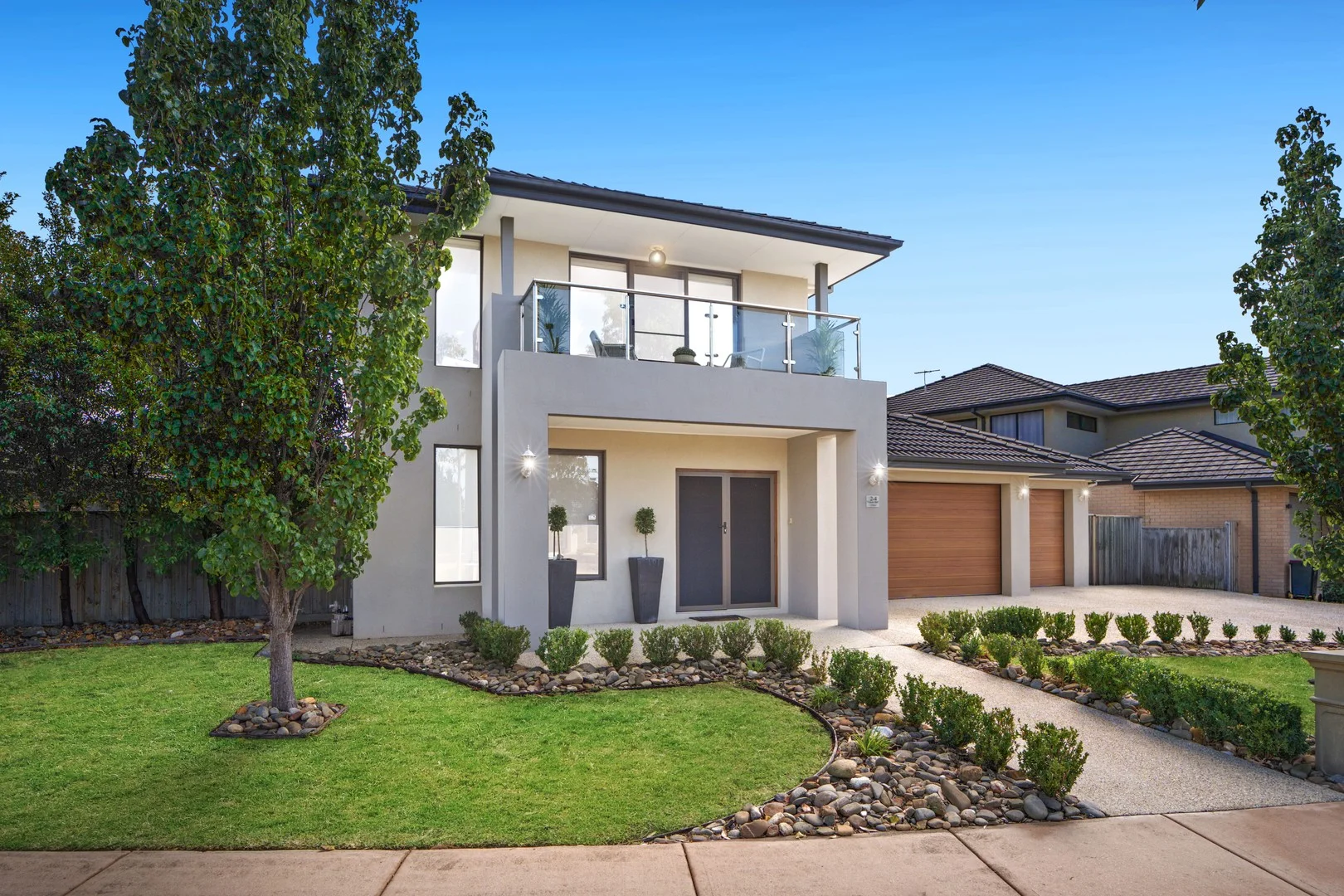 2-4 Oysterbay Chase, Sanctuary Lakes VIC 3030