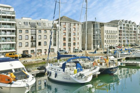 Hawkers Avenue, Plymouth PL4, Studio for sale