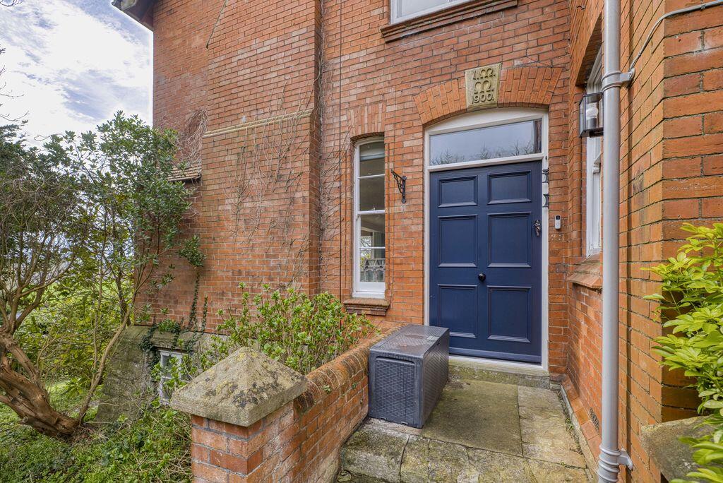 Substantial Victorian House in elevated location in Glastonbury photo 3