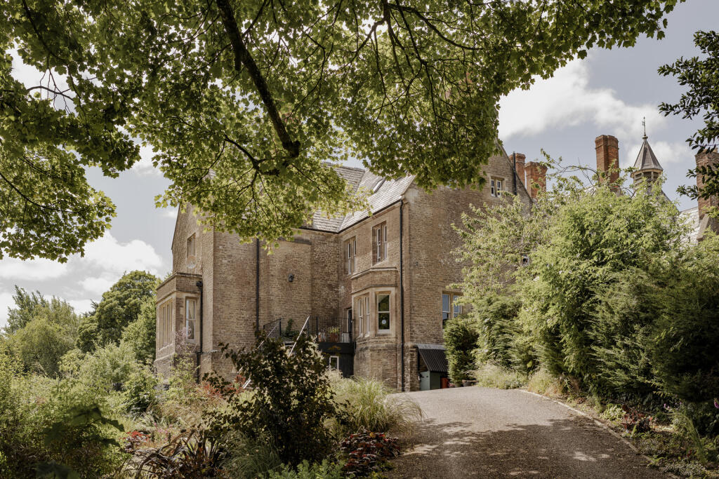 Bratton House, Bratton Seymour, Somerset