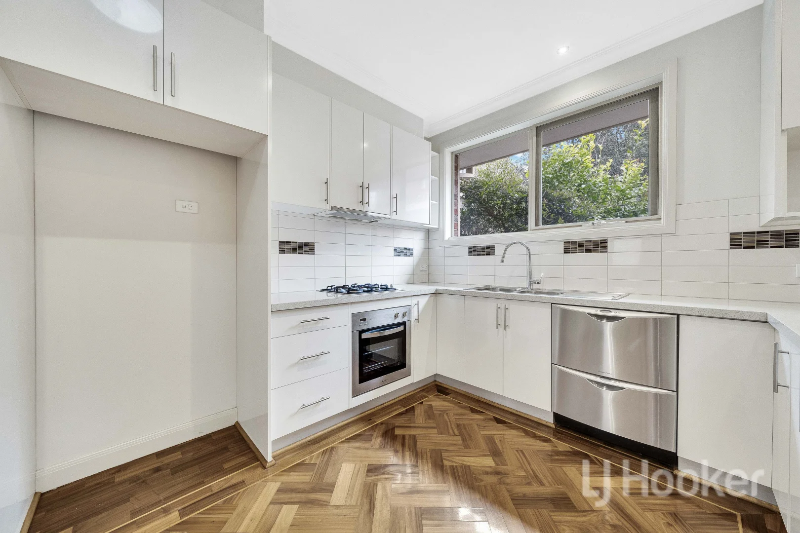 Additional image 2 of 3/4 Lee Avenue, Mount Waverley VIC 3149
